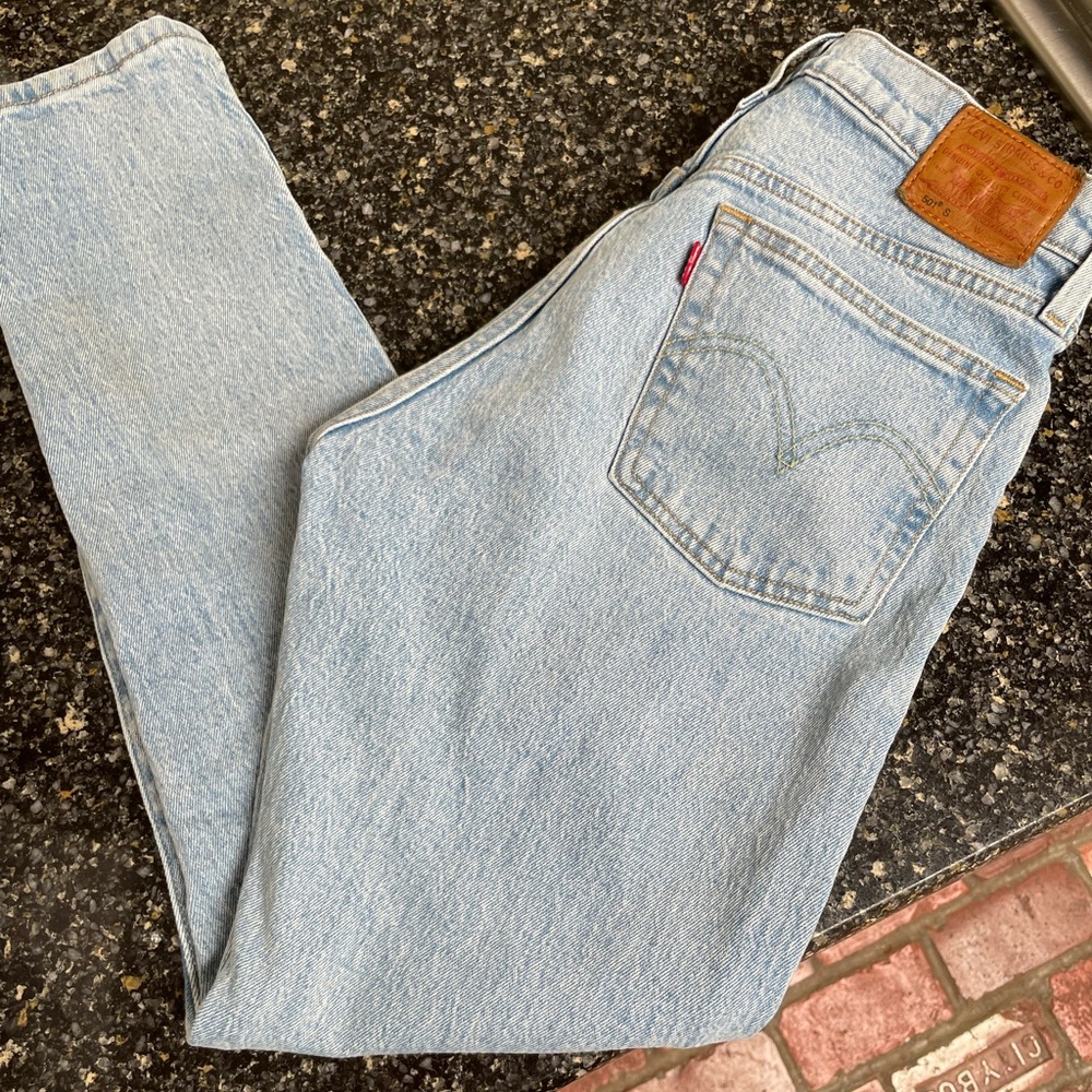 Levi's Women's Premium 501 Skinny Jeans - Picture 4 of 6